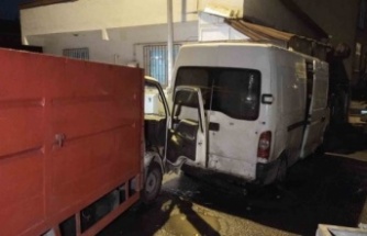Ataşehir'de çaldıkları kamyonetle kaçarken Kaza yaptılar