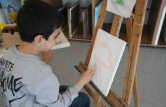 GELECEĞİN RESSAM ADAYI OTİZMLİ MUHAMMED’İN DERİNDEN ETKİLEYEN SERGİSİ