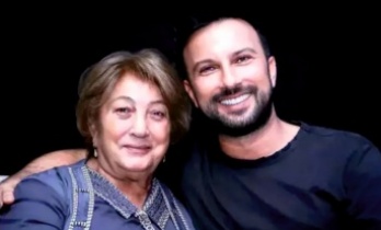 Sanatçı Tarkan’ın annesi Neşe Tevetoğlu vefat etti.