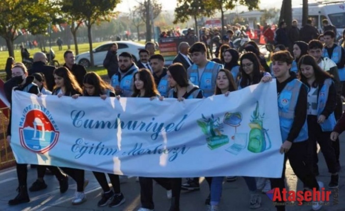 Maltepe’den Ata’ya hem karada hem denizde saygı duruşu