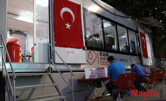 TÜRK KIZILAY’IN KAN BAĞIŞI EKİPLERİ 15 TEMMUZ’DA MEYDANLARDA OLACAK