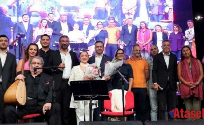 KARDEŞ KÜLTÜRLERİN FESTİVALİ’NDE TÜRKÜ GECESİ